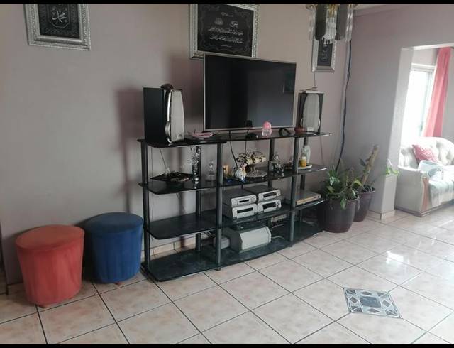 3 BEDROOM HOUSE FOR SALE IN ZAKARIYYA PARK